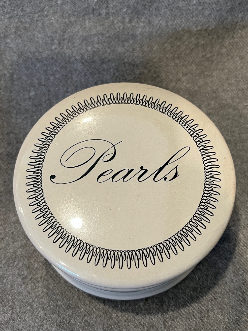 💕2/$15 Ceramic ‘Pearls’ Trinket Box